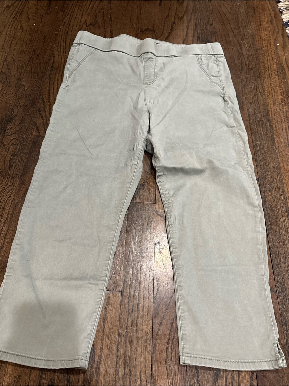 Liverpool women’s  Light Gray-green Chino-Style Stretch Pants 12/31